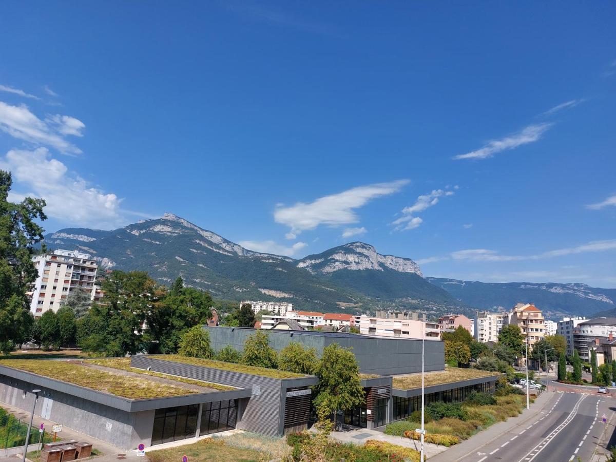 Studio Chambery Luaran gambar