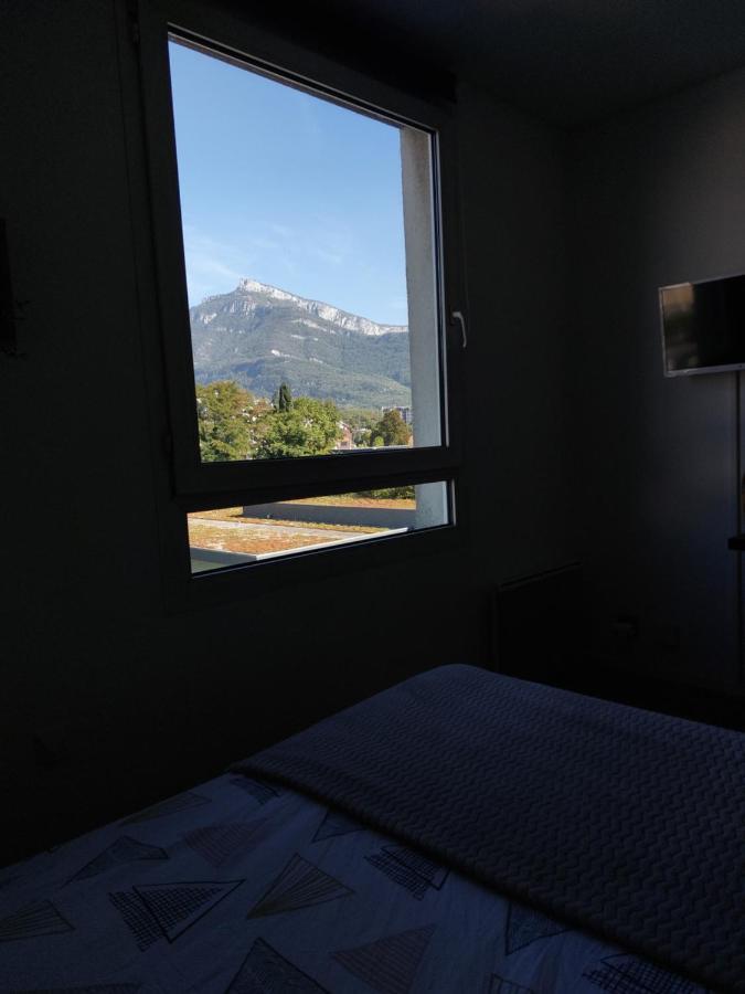 Studio Chambery Luaran gambar