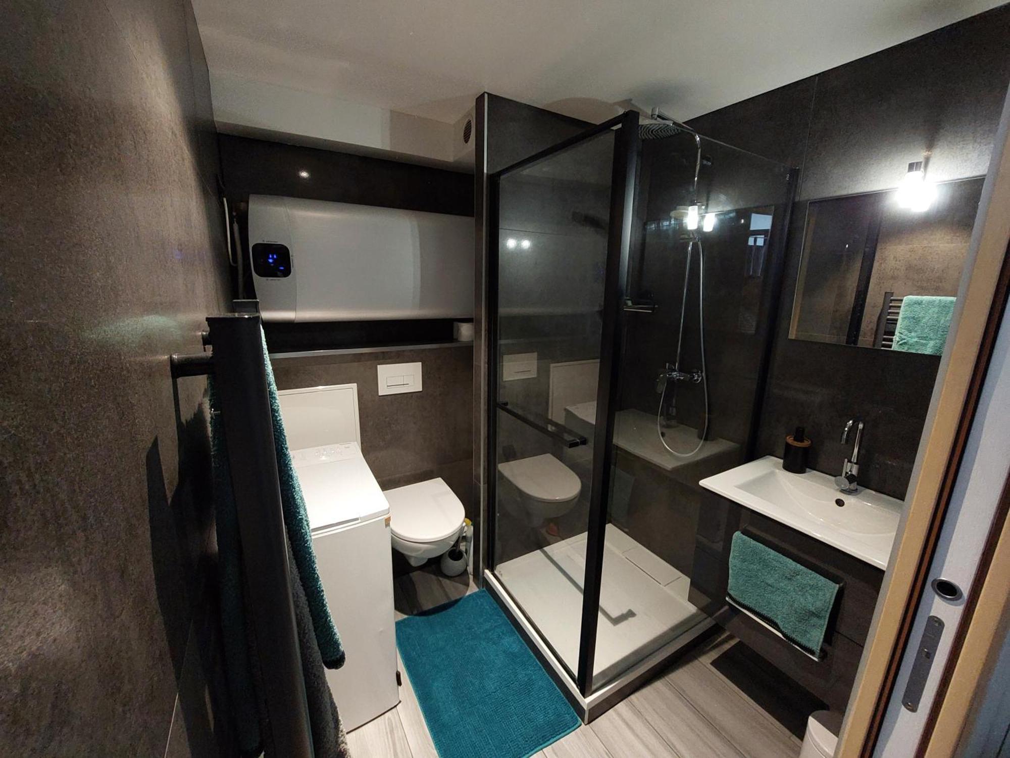 Studio Chambery Luaran gambar